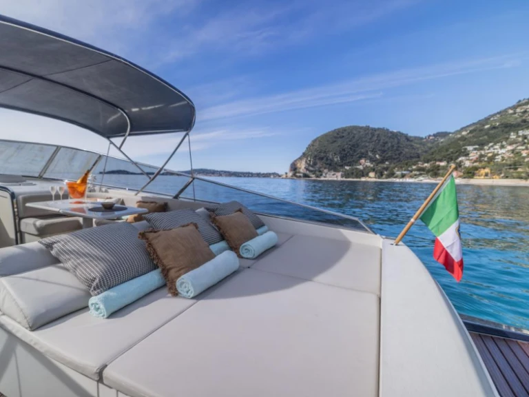 Motorboat rental with or without captain Itama Saint-Jean-Cap-Ferrat