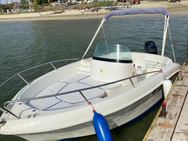 Motorboat rental with or without captain Kamarina Siracusa