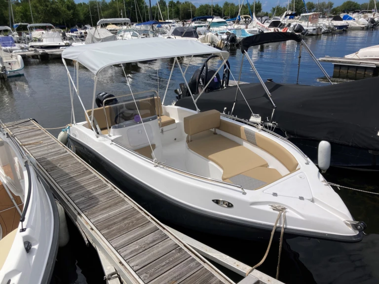 Motorboat for rent Sanguinet at the best price