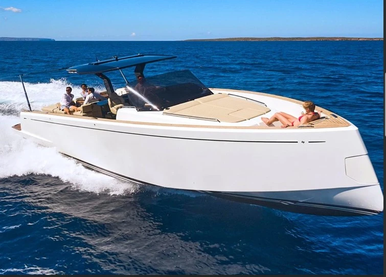 Rent a Pardo Yachts Pardo 43 Juan-les-Pins