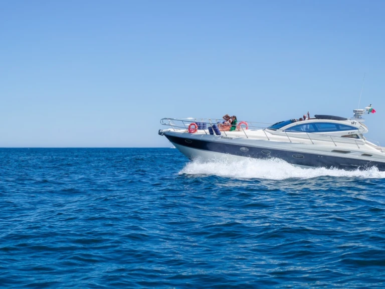 Luxury Yacht rental in Albufeira - Cranchi Mediterranee 50