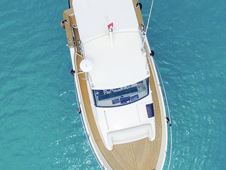 Bareboat Rental Motorboat portofino 750wa with a boat licence