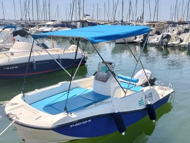 Bareboat Rental Motorboat V2 BOATS with a boat licence