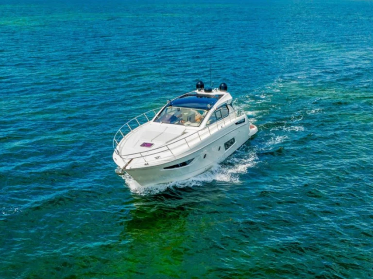Motorboat rental with or without captain Azimut Cannes
