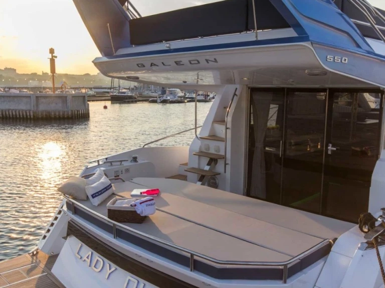 Rent a Galeon Galeon 550 Fly Herceg Novi