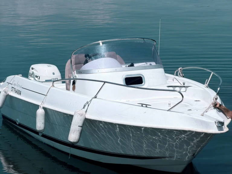 Boat rental B2 Marine Cap ferret 572 open in Sète on Samboat