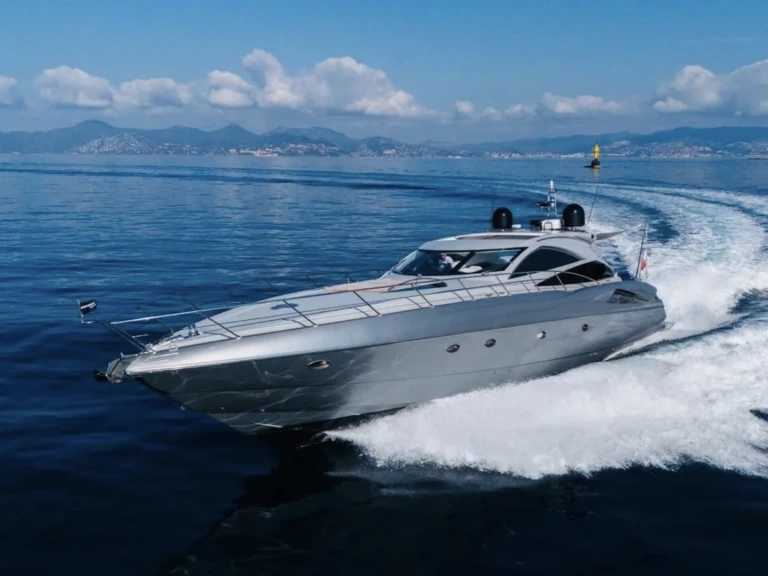 Bareboat Rental Luxury Yacht Sunseeker with a boat licence