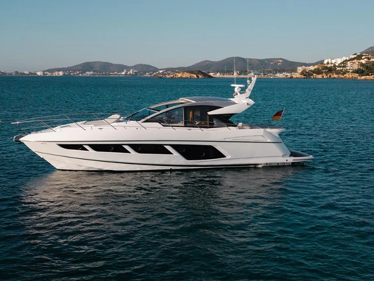 Yacht charter Antibes cheap Predator 57
