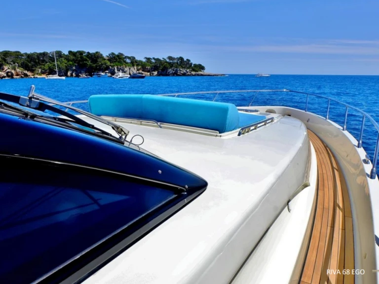 Luxury Yacht rental with or without captain Riva Saint-Laurent-du-Var