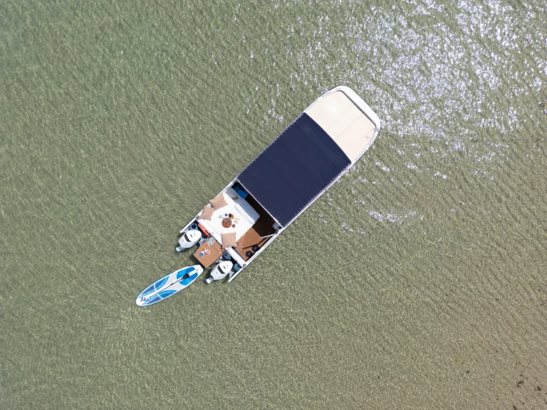 Motorboat rental in Faro - Cheetah Marine WOW 8.9