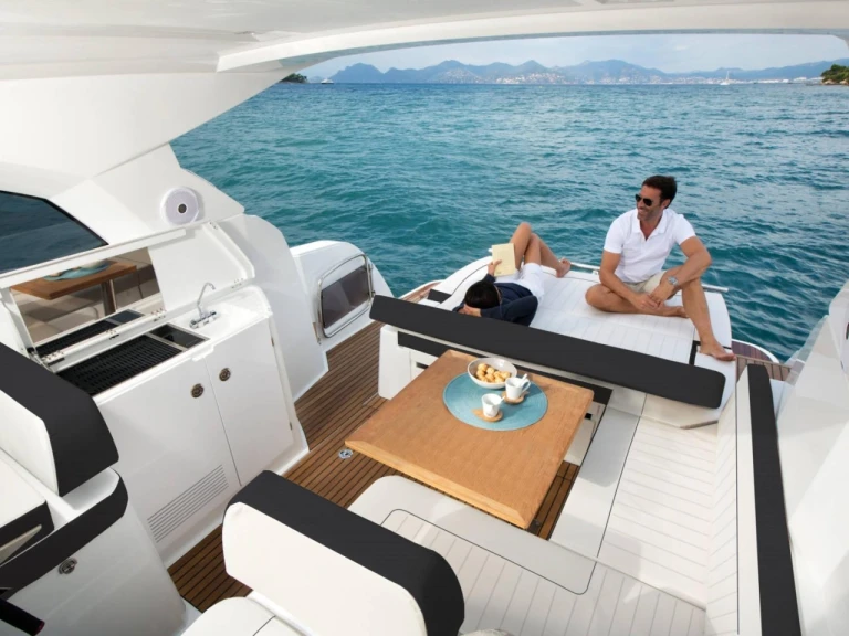 Bareboat Rental Motorboat Jeanneau with a boat licence