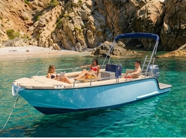 Rent a Moggaro Open 6'50 Real Club Nautico Denia
