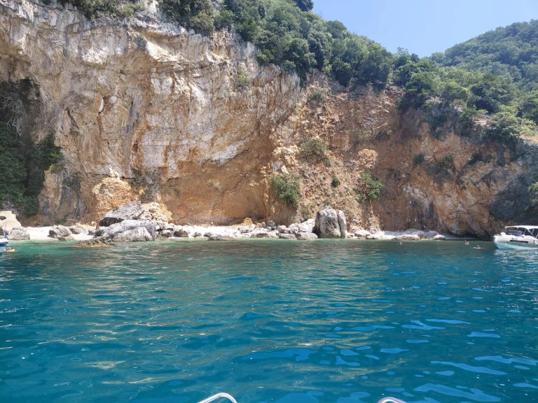 Motorboat for rent Opatija at the best price