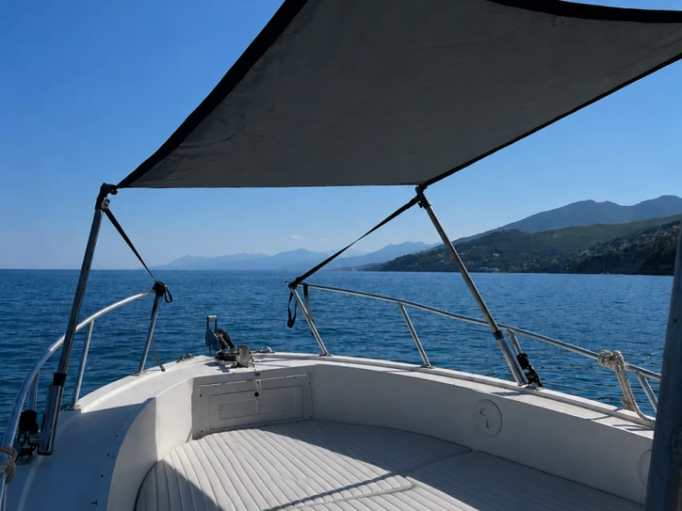 Motorboat rental with or without captain Mako Bastia