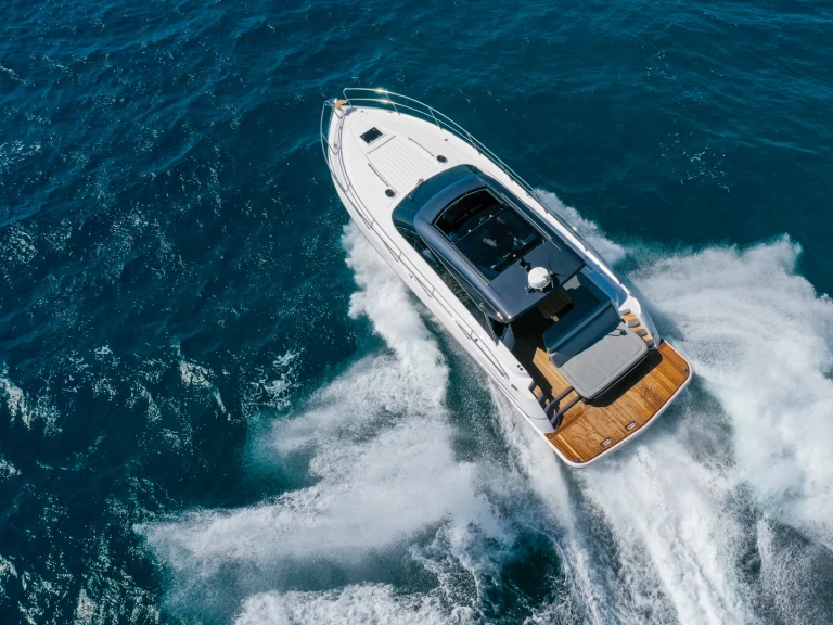 Yacht charter Saint-Tropez cheap Power 44