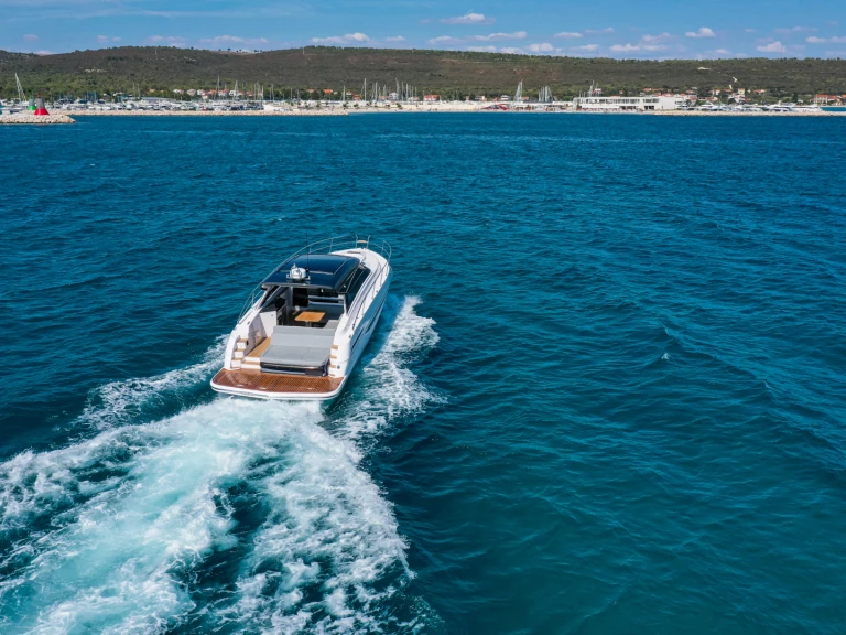Motorboat rental with or without captain Focus Saint-Tropez