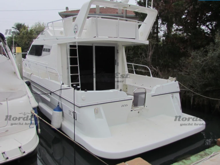 Boat rental Mochi Craft Mochi 40 in Chioggia on Samboat