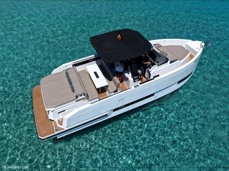 De Antonio D32 in Ibiza Town on SamBoat