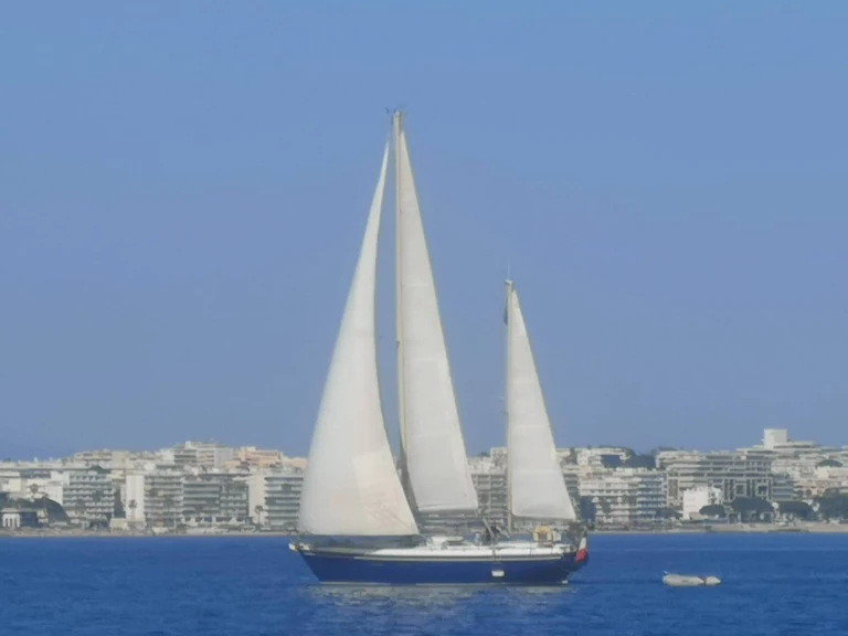 Boat rental Dufour Sortilege 41 in Marseille on Samboat