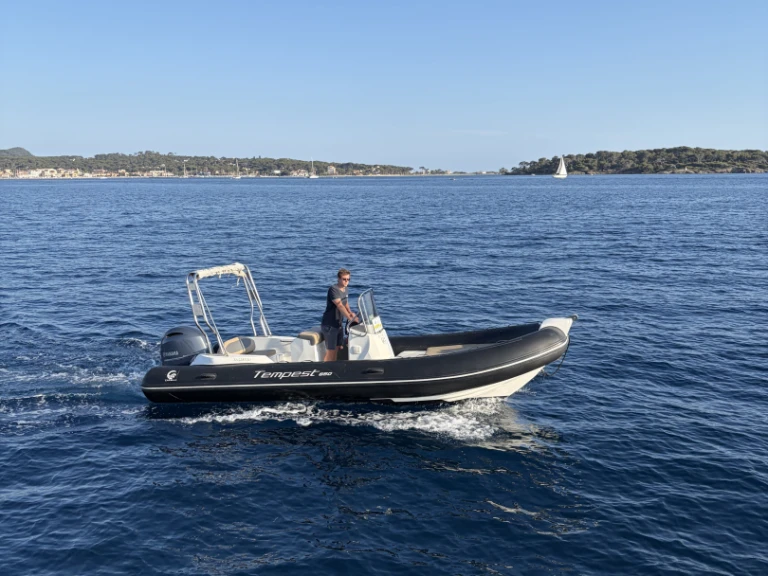 Bareboat Rental RIB Capelli with a boat licence