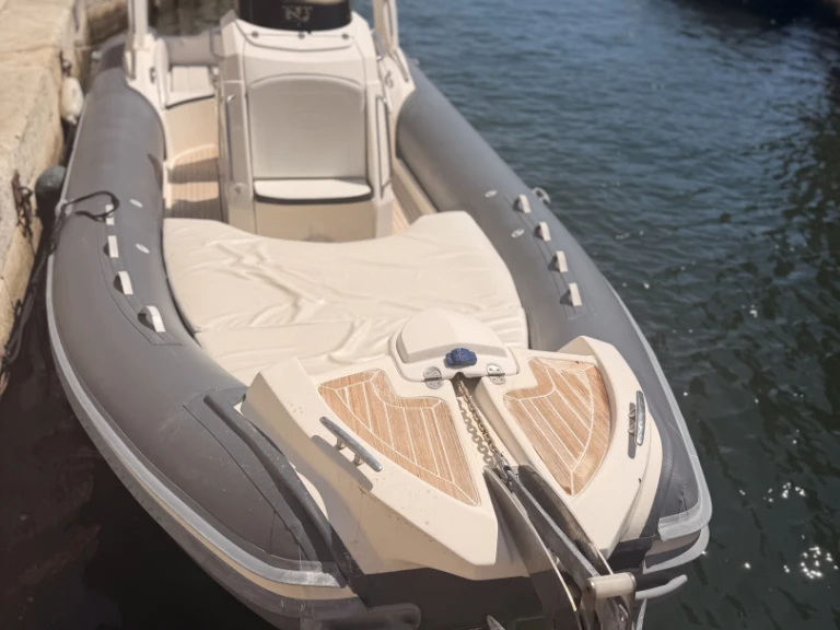 Bareboat Rental Motorboat Nuova Jolly with a boat licence