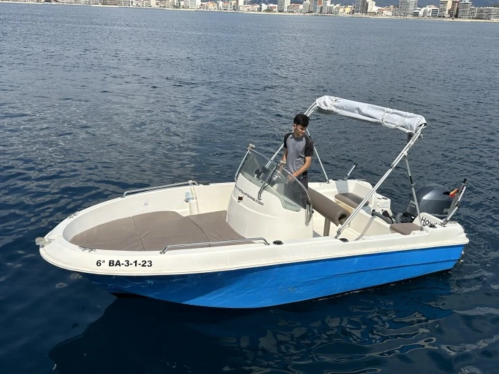 Bareboat Rental Motorboat Jeanneau with a boat licence