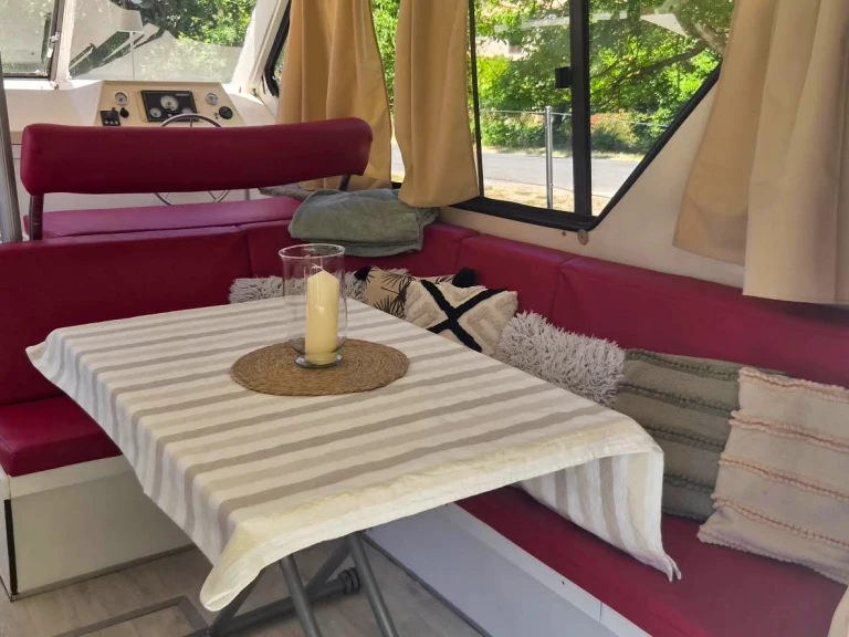 Motorboat rental with or without captain Nicols Pexiora