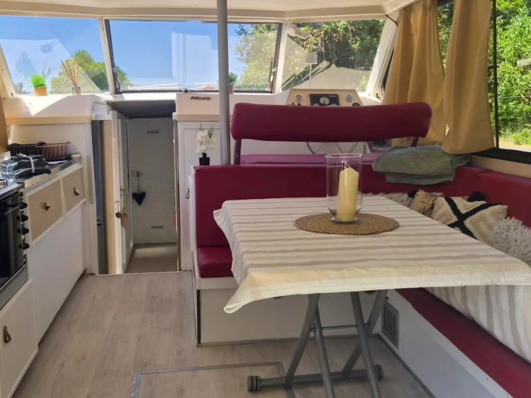 Bareboat Rental Motorboat Nicols with a boat licence