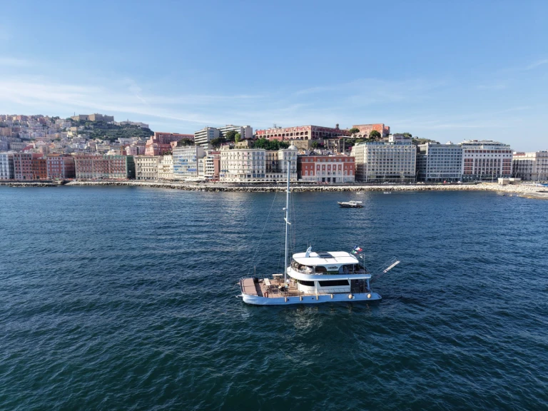 Boat rental Ozgur ozdemir one off in Naples on Samboat