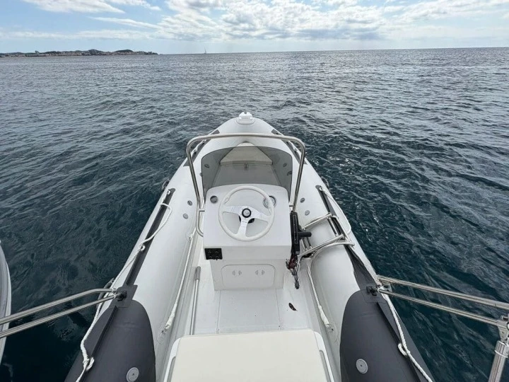 Bareboat Rental Motorboat Silver with a boat licence