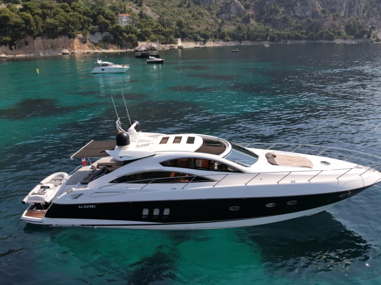 Yacht charter Beaulieu-sur-Mer cheap Predator 62