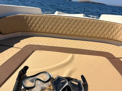 Motorboat for rent Saint Paul's Bay at the best price