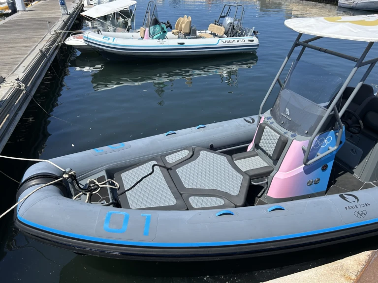Bareboat Rental RIB Highfield with a boat licence