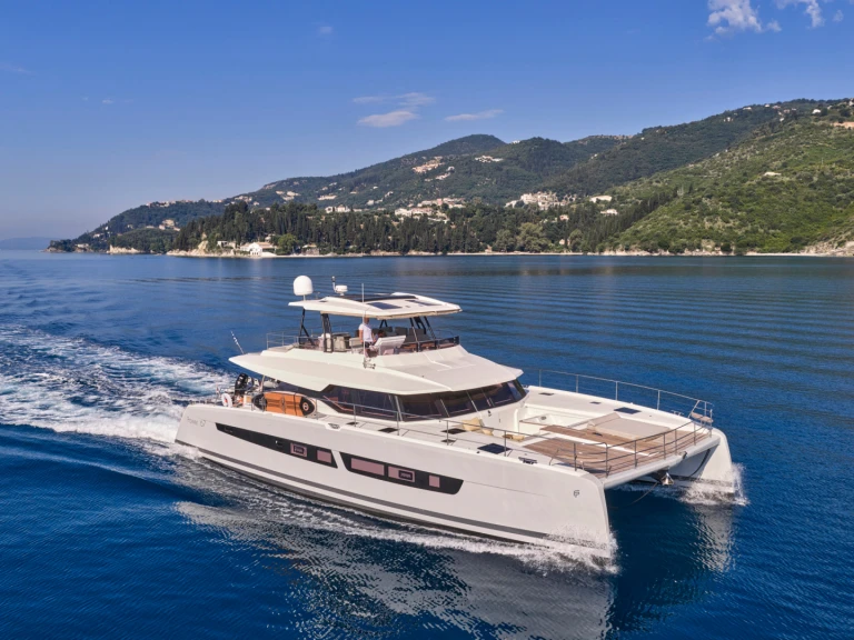 Luxury Yacht for rent Gouvia at the best price