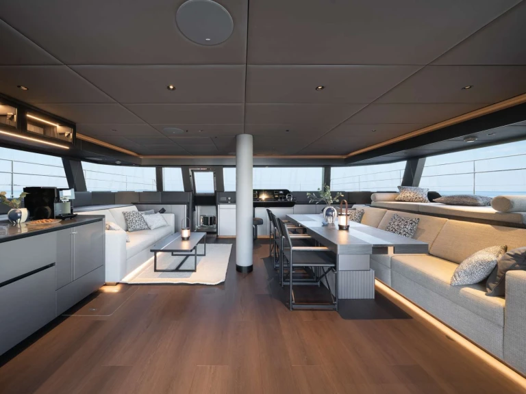 Boat rental Sunreef Sunreef 60 in Alimos on Samboat