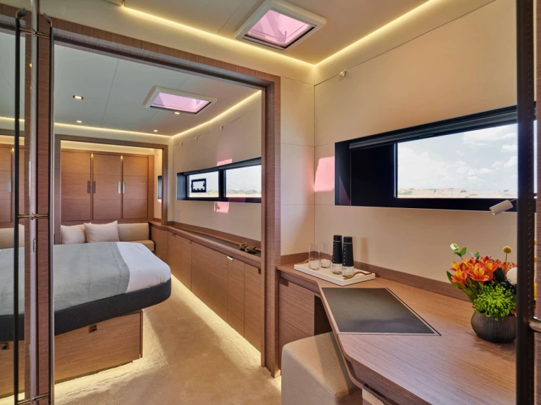 Fountaine Pajot Fountaine Pajot Power Alegria 67 (4 cab) in Palaio Faliro on SamBoat