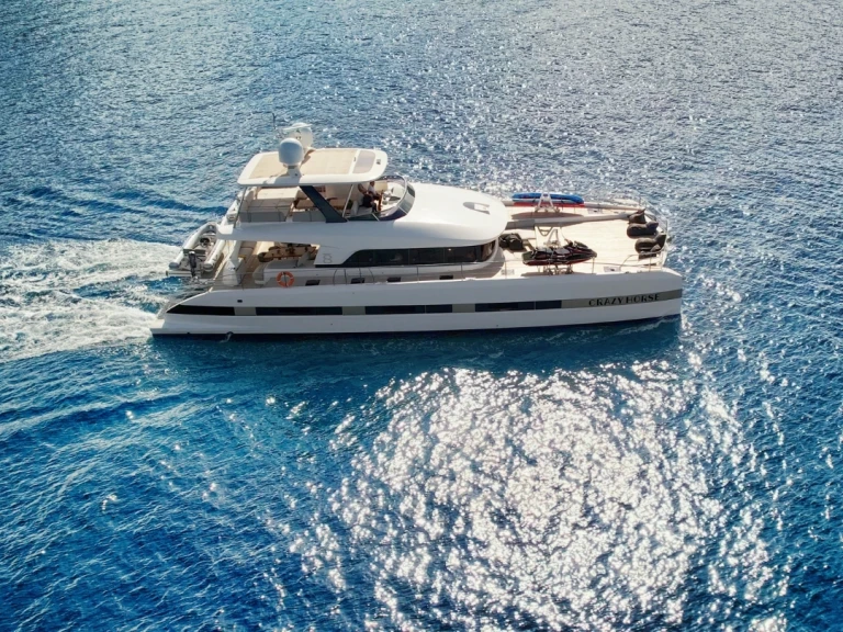 Bareboat Rental Luxury Yacht Lagoon with a boat licence