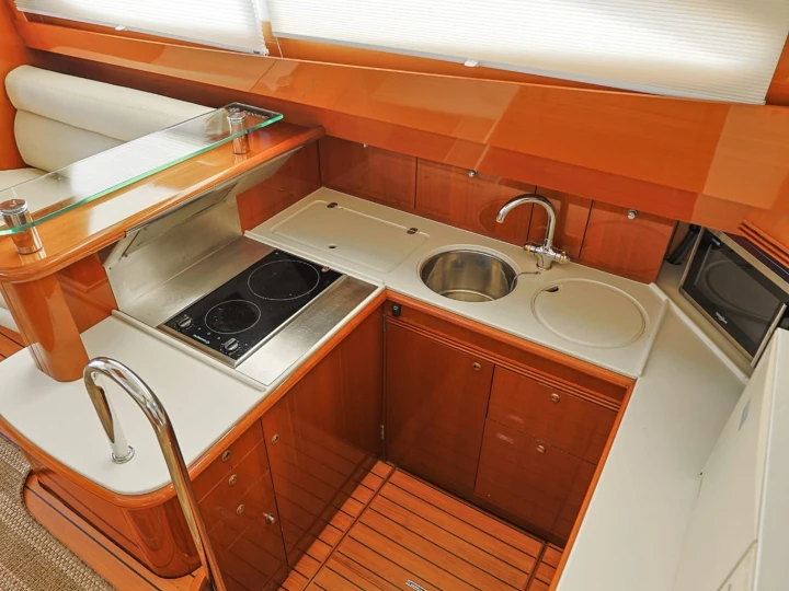 Jeanneau Prestige 460 Fly in Vigo on SamBoat