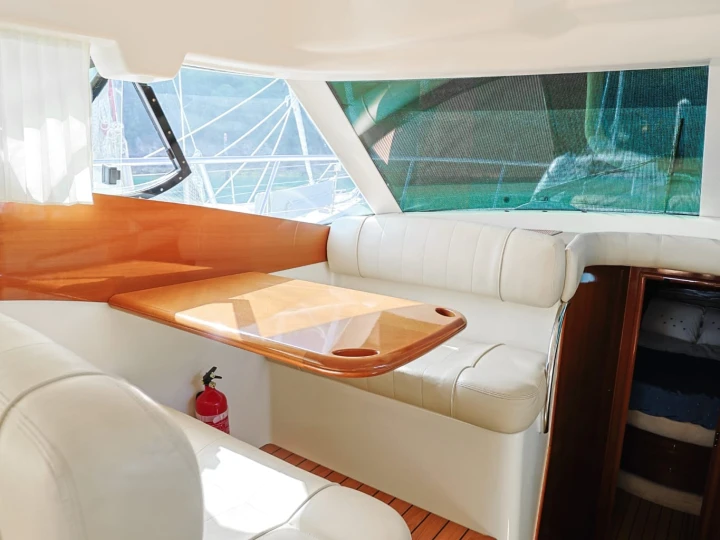 Yacht charter Vigo cheap Prestige 460 Fly
