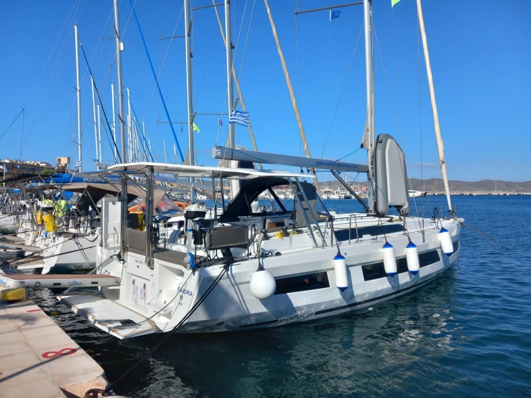 Dufour Dufour 44 in Lávrio on SamBoat