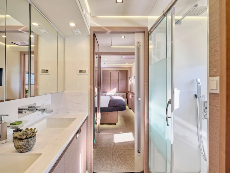 Yacht charter Alimos cheap Fountaine Pajot Power Alegria 67 (4 cab)