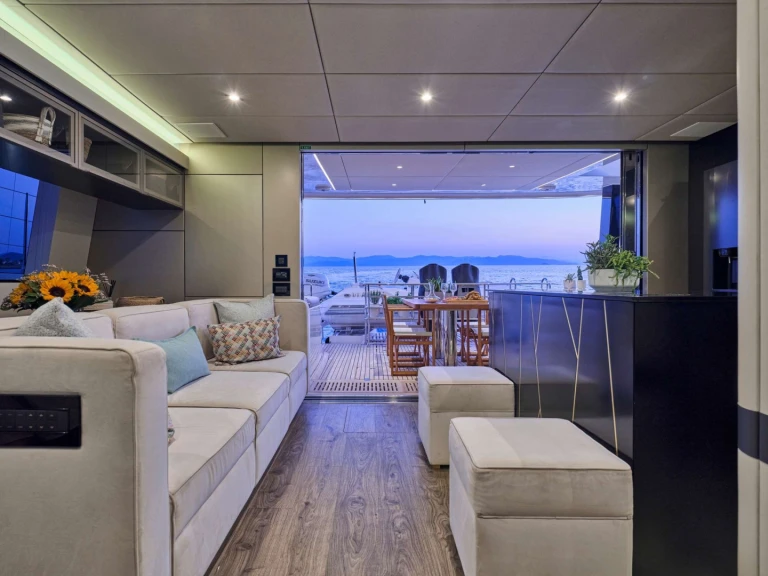 Bareboat Rental Catamaran Sunreef with a boat licence