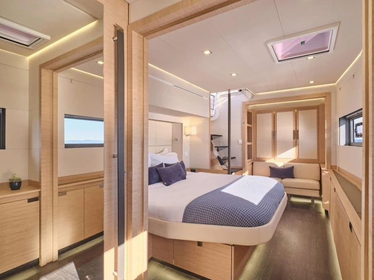 Yacht charter Néa Péramos cheap Fountaine Pajot Power Alegria 67 (5 cab)