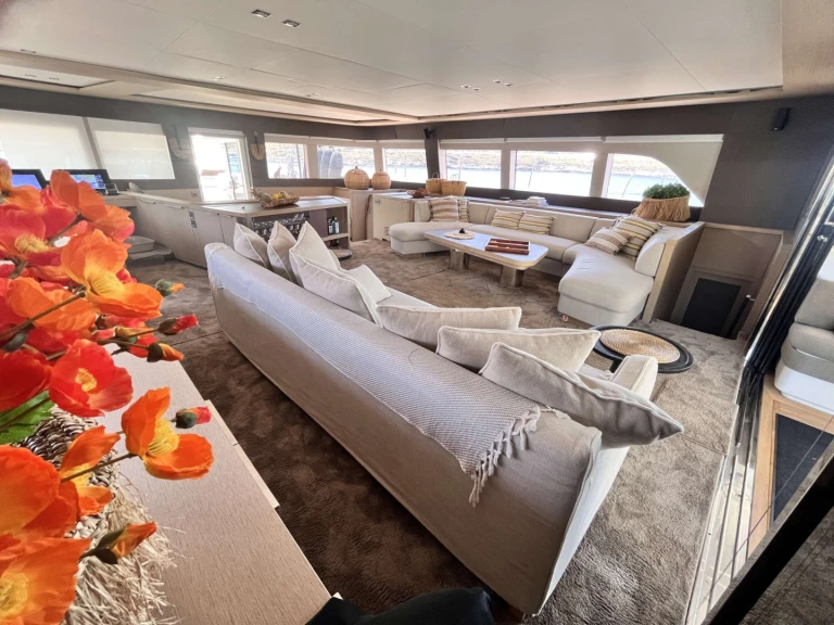 Luxury Yacht rental with or without captain Lagoon Kallithea