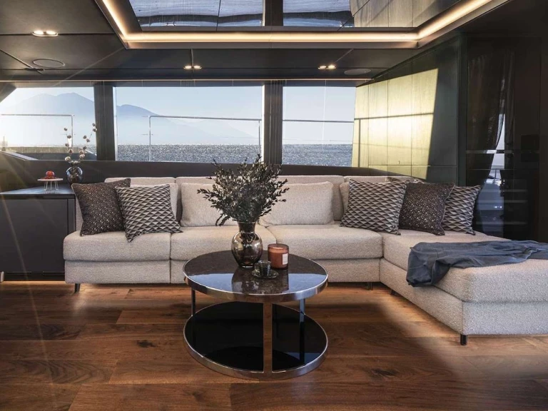 Sunreef Sunreef 70 Power charter bareboat or captained in  Alimos