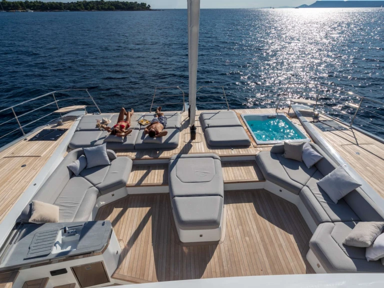 Catamaran rental in Néa Péramos - Fountaine Pajot Fountaine Pajot Thira 80
