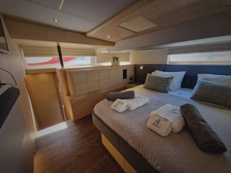 Motorboat rental with or without captain Aquila Lávrio