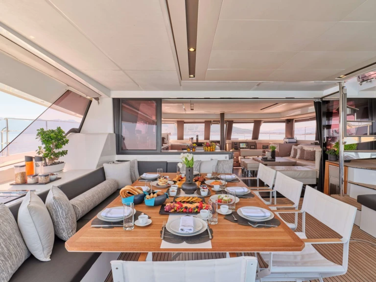 Luxury Yacht for rent Alimos at the best price