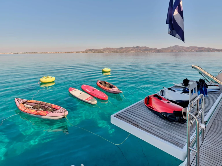 Fountaine Pajot Fountaine Pajot Power Alegria 67 (5 cab) in Alimos on SamBoat