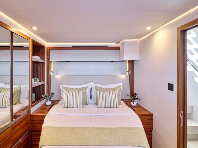 Fountaine Pajot Fountaine Pajot Thira 80 in Piraeus on SamBoat